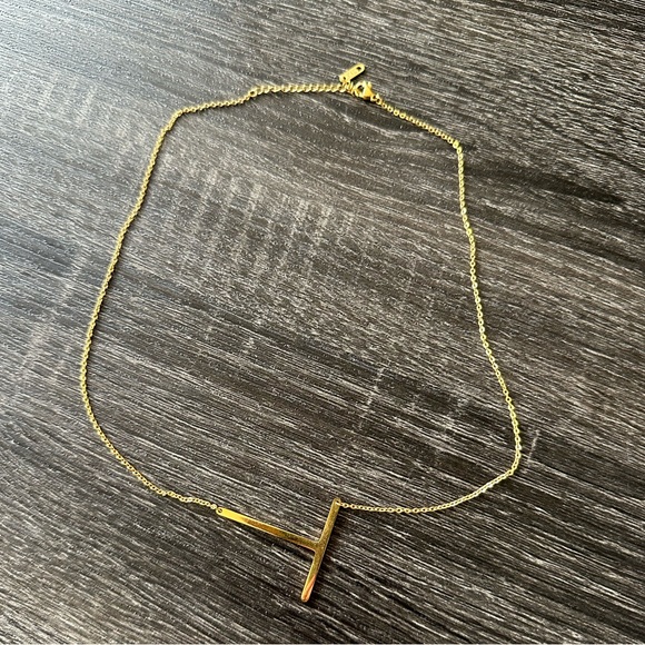Sideways Initial “T” Necklace - Picture 6 of 7